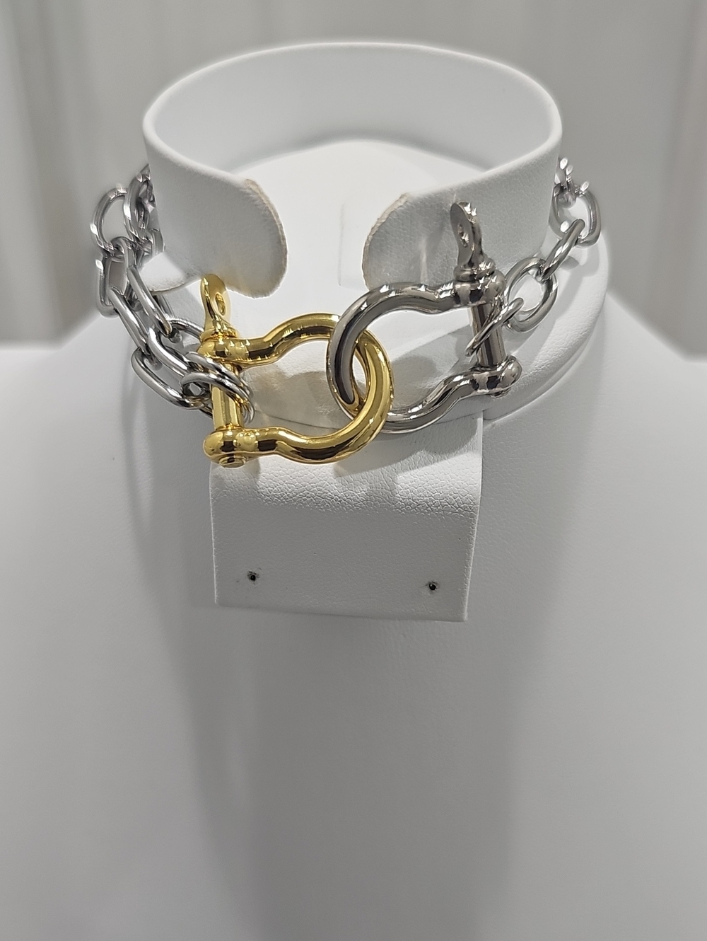 Two-Tone Chain Link Bracelet with Mixed Metal Horseshoe Clasp
